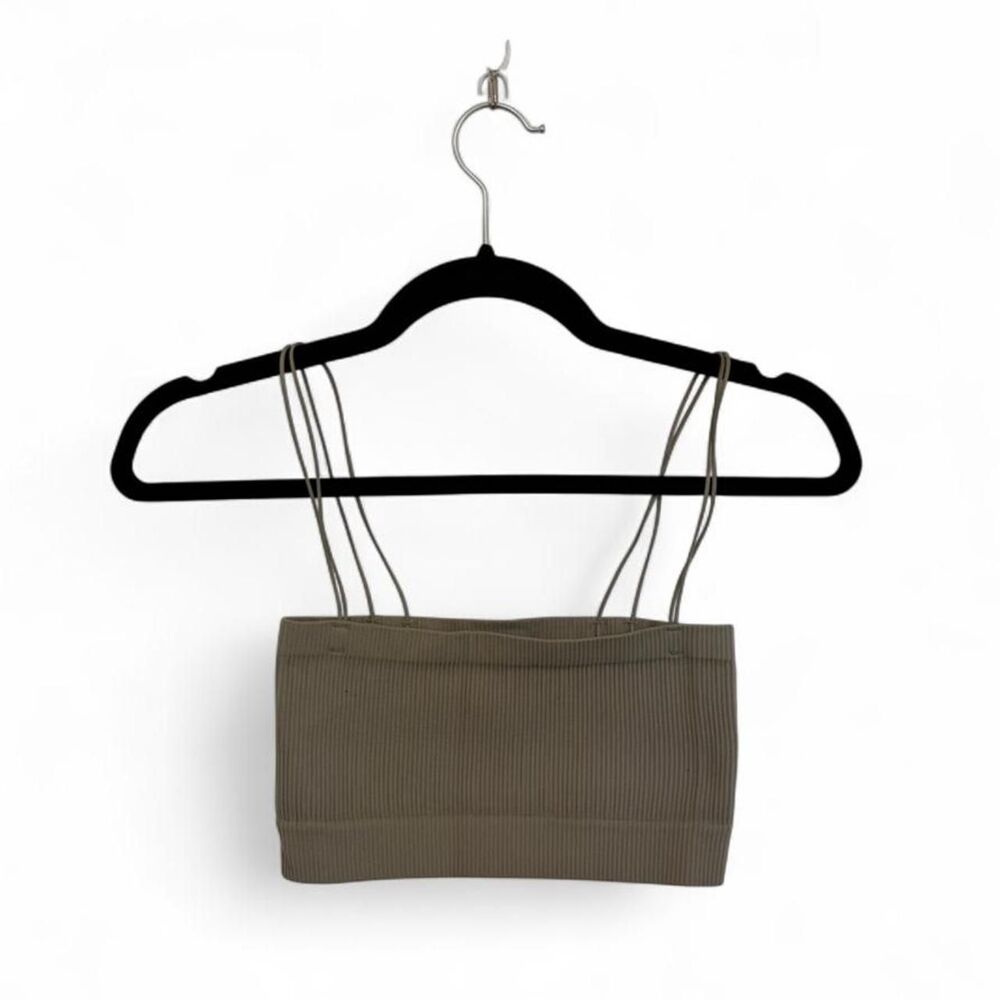 Aritzia Women's Green and Khaki Crop-top